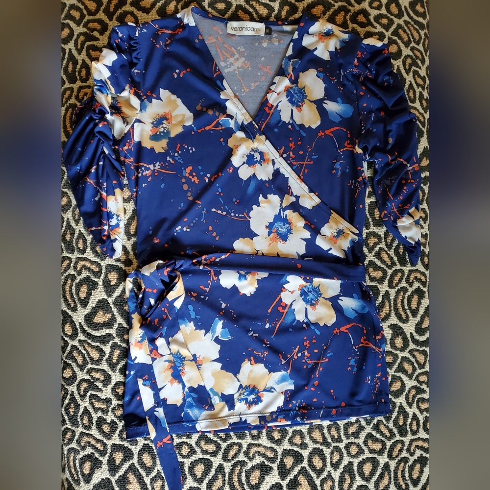 veronica m blue floral wrap top - Picture 6 of 10